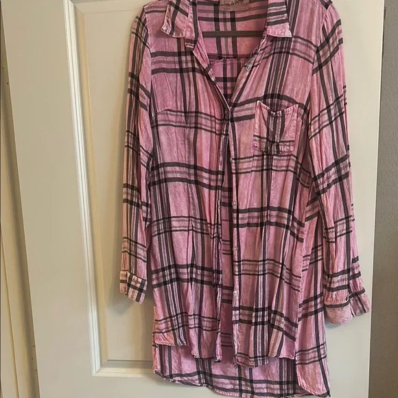 EXCELLENT CONDITION BOUTIQUE PIECE Pink and Black Plaid Long Sleeve Shirt - Picture 2 of 5